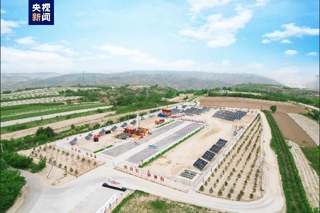 a_793947984076206081