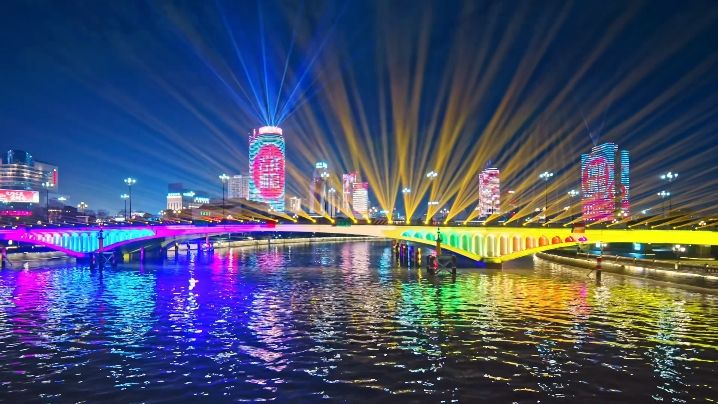 音乐很震撼灯光很绚丽三江口夜景开启春节限定模式