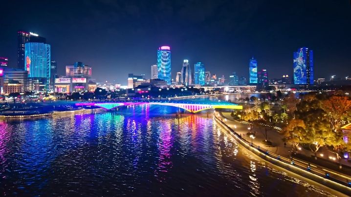 音乐很震撼灯光很绚丽三江口夜景开启春节限定模式